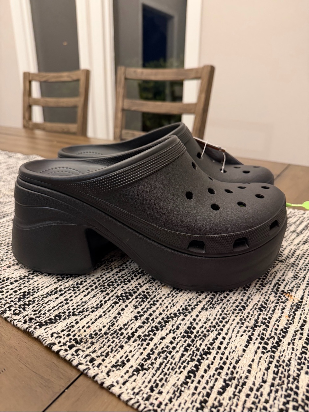 Women’s Siren Black Chunky NWT Platform Slip On Clogs Size 12
